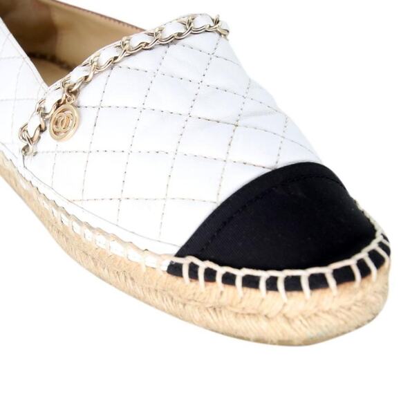 Chanel Chain Espadrille 38 Quilted Leather Cap Toe Flats CC-S0207P-C037 - Picture 6 of 9